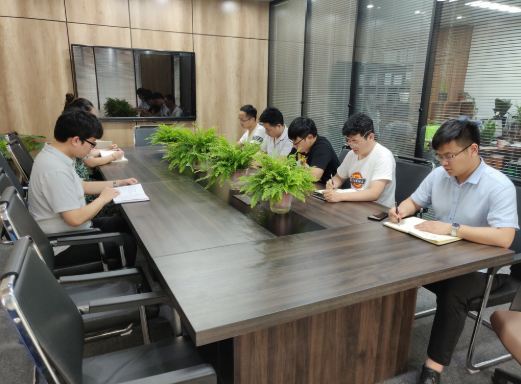 APP開發(fā):選擇外包公司還是選擇自主研發(fā)？